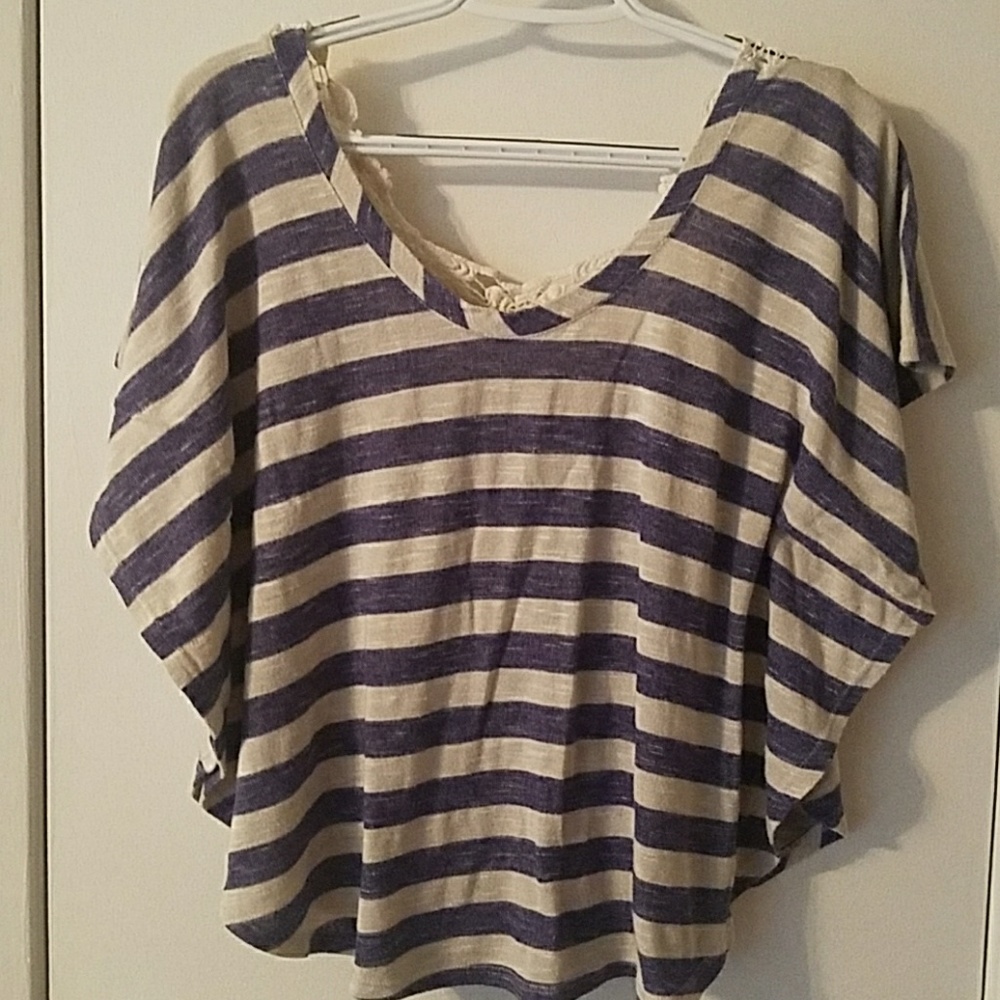 Short sleeve crop top
